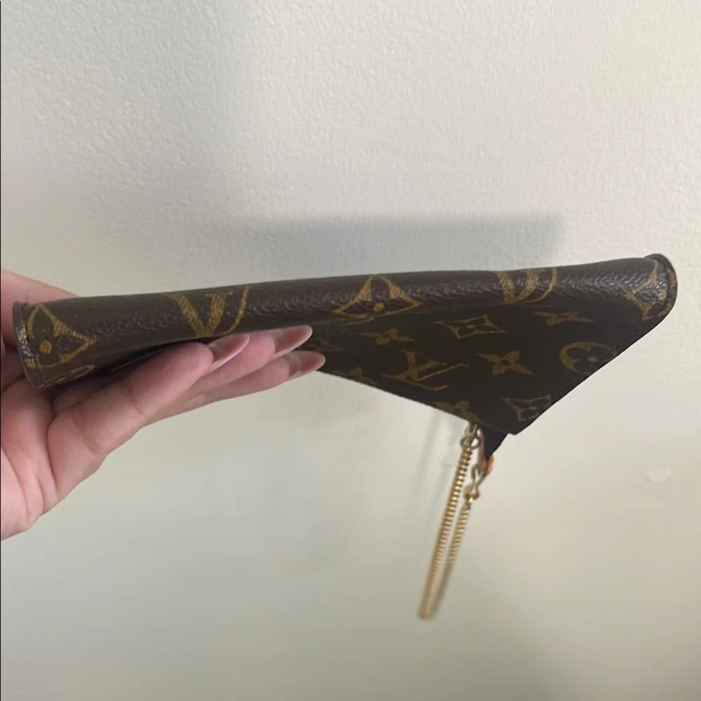 Louis Vuitton Monogram Pochette - Picture 7 of 11